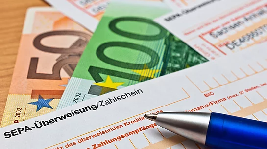 Symbolbild Überweisung